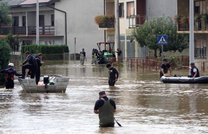 U Hrvatskoj zbog poplava proglašeno vanredno stanje (FOTO) (VIDEO)