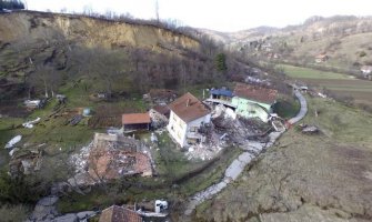 Hrvatska: Refika ostala bez kuće zbog poplava, nadležni joj donijeli tabletu za smirenje i andol