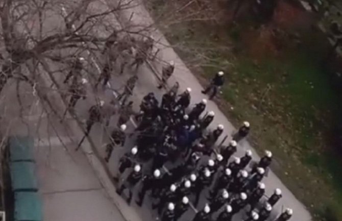 Sukob navijača i policije u Novom Sadu