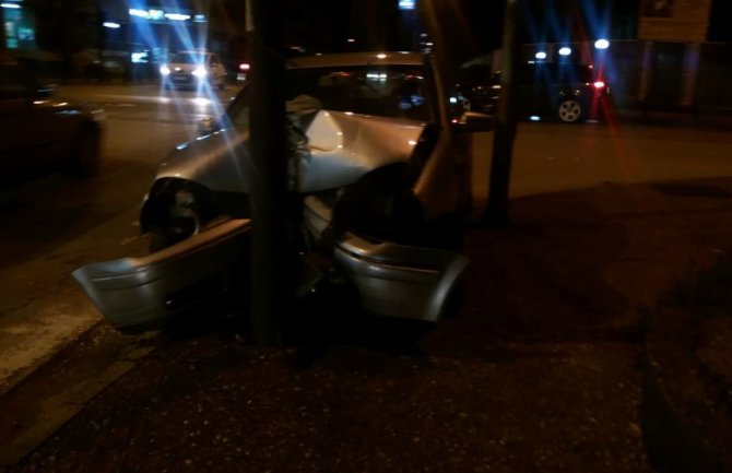 Saobraćajna nezgoda u Podgorici: Sudarila se dva vozila(VIDEO)