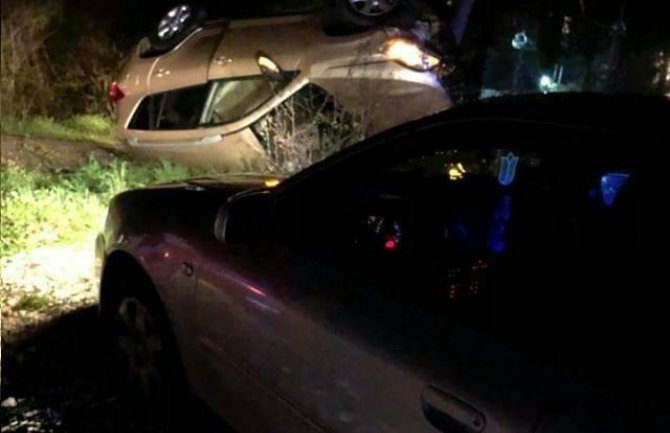 Sutorina: Džip izletio sa puta i prevrnuo se, povrijeđen vozač