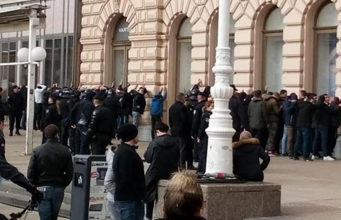  Uhapšeni navijači Budućnosti u Zagrebu (VIDEO)