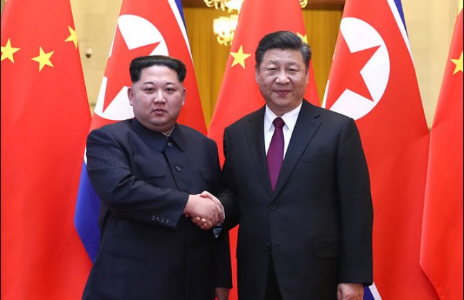 Kim Džong-un posjetio Kinu, Si Đinping priredio banket za njega(VIDEO)