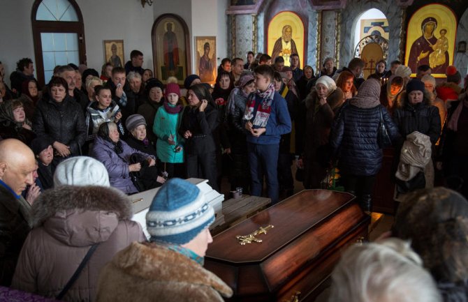 Dan žalosti u Rusiji: Počele sahrane žrtava požara u tržnom centru (FOTO) (VIDEO)