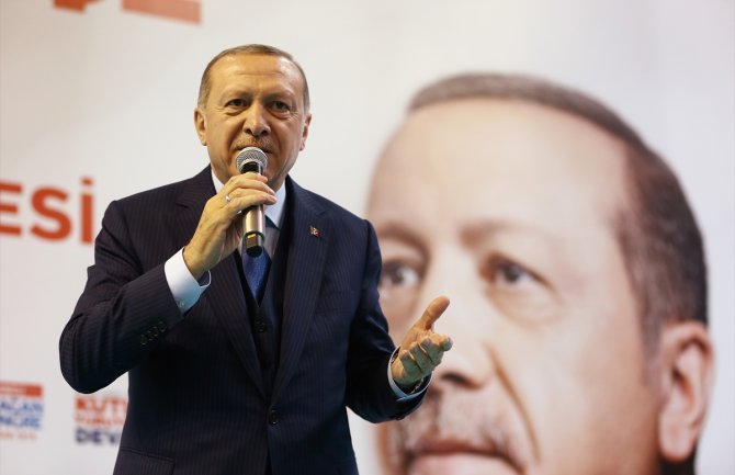 Erdogan: Francuska pomaže teroristima, zato se nikad neće riješiti zla