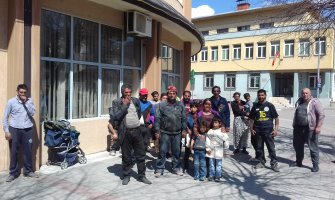 Romi protestovali ispred Opštine Pljevlja:Život u uslovima nedostojnim čovjeka u 21. vijeku