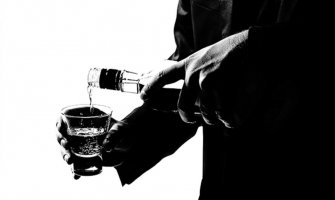 Indonezija: Od trovanja alkoholom umrlo gotovo 50 osoba