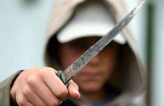Mladić ranjen nožem u Podgorici, napadač pobjegao sa lica mjesta