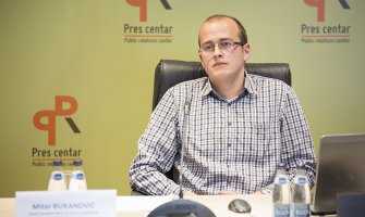 Đukanović: Bečić prepisivač koji se protestima poštapa