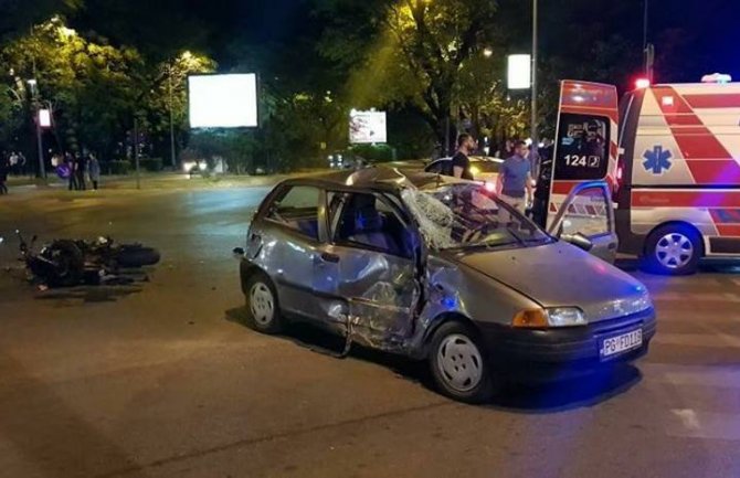 Sudar motora i automobila u Podgorici: Tri osobe povrijeđene (FOTO)
