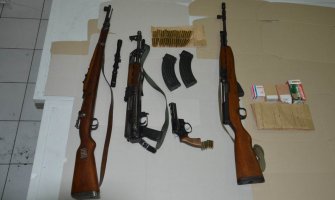 Uhapšen Podgoričanin: Pretresom kuće pronađene puške i municija
