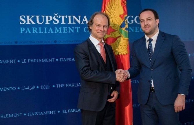 Njemački ambasador: U interesu nam je da Crna Gora bude dio EU