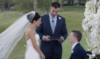 Trenutak koji nikog ne ostavlja ravnodušnim: Mladoženja prohodao na svom vjenčanju (VIDEO)