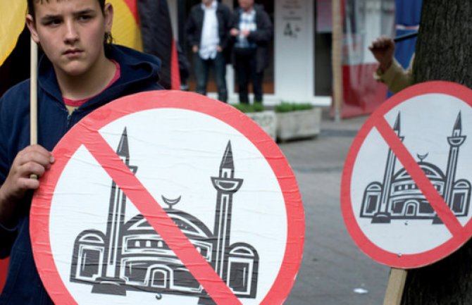 Islamofobija u opadanju, ali i dalje ozbiljan problem za muslimane