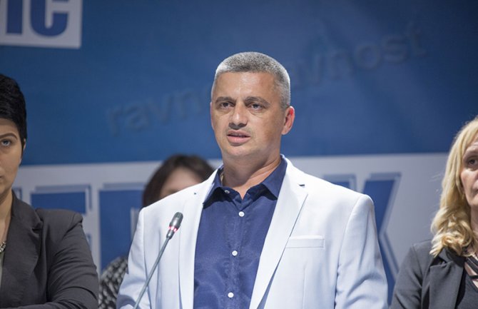 Mijović: Nelegitimno izabrali predsjednika Skupštine, pa kriju listiće