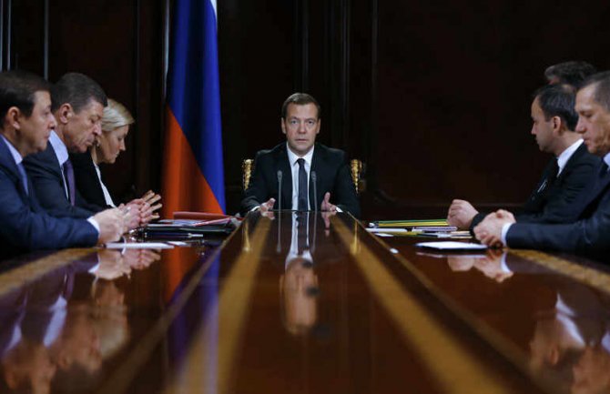 Ruska vlada podnijela ostavku