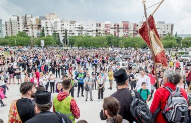 Oko dvije hiljade na hodočašču Svetom Vasiliju Ostroškom, najstariji 82-godišnji Kolašinac