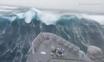 Ogromni talas visine 24 metra snimljen u Južnom okeanu (VIDEO)