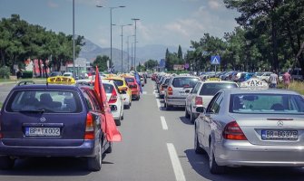 Protest taksista u Podgorici: Traže uklanjanje nelegalne konkurencije i manje poreze
