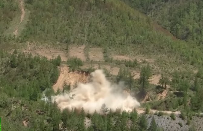 Pogledajte snimak uništavanja poligona za nuklearne probe(VIDEO)