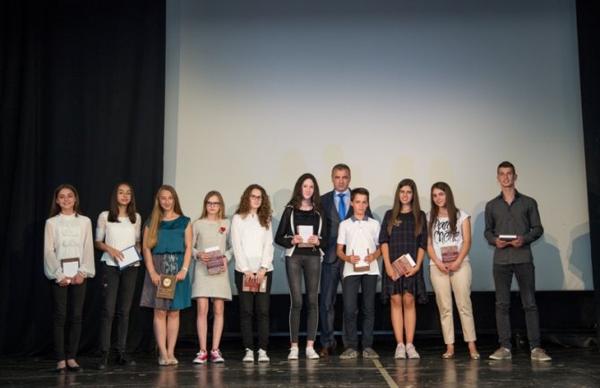 Ponos grada: Opština Berane nagradila najbolje učenike