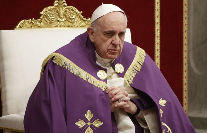 Papa Franja javno osudio 