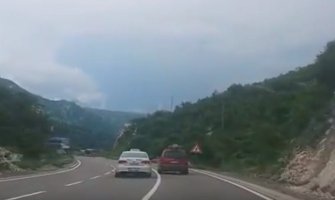 Pogledajte preticanja na punoj liniji na putu Podgorica- Cetinje (VIDEO)