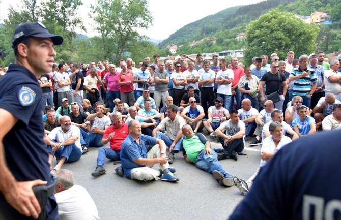 Malinari prekinuli protest i blokadu puta kod Prijepolja