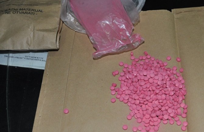 Uhapšen Kotoranin, oduzeto 342 tablete ekstazija i marihuana