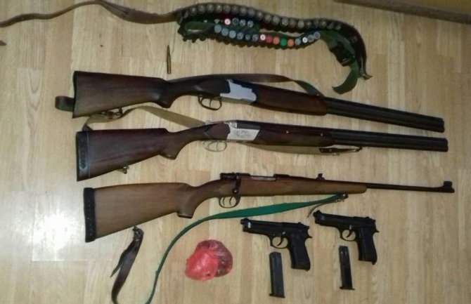 Pronađeno oružje i municija u ilegalnom posjedu, kao i marihuana