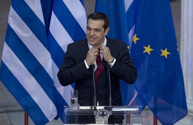 Grčki premijer prvi put sa kravatom u tri godine premijerskog mandata