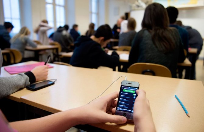 Grčka: U školama zabranjeni mobilni telefoni 