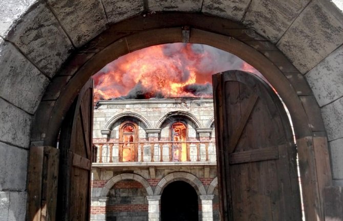 Požar uništio filmski studio u kojem su snimane serije 