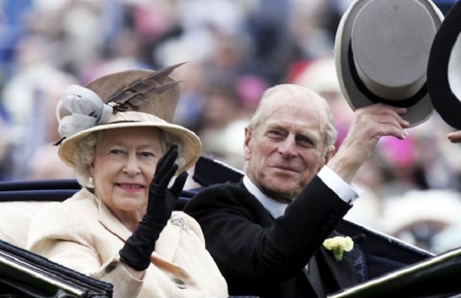 Knjiga o ljubavnom životu kraljice Elizabete uzburkala javnost u Velikoj Britaniji