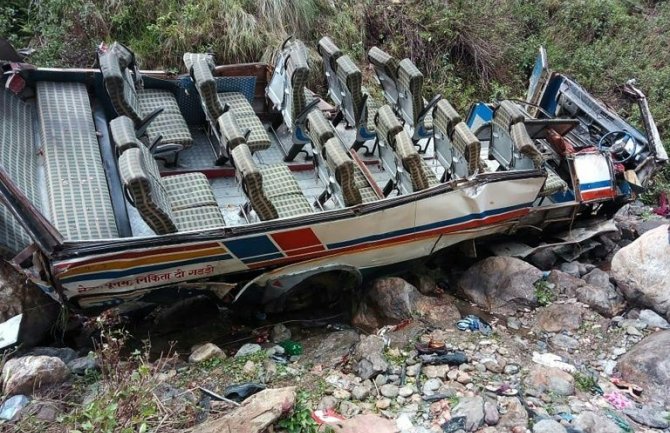 Autobus se survao u kanjon u Indiji: Poginulo najmanje 47 osoba