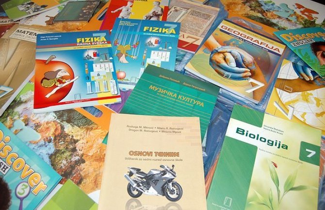 Većina opština u Crnoj Gori obezbijediće besplatne udžbenike za prvake