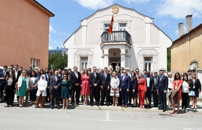 Ljetnja škola za mlade diplomate „Gavro Vuković“ otvorena u Beranama (FOTO)