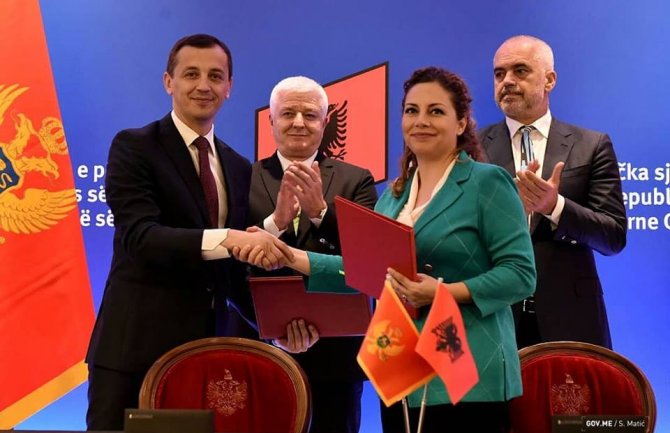 NATO snage nesmetano prelaze državne granice CG i Albanije