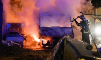 Protesti zbog ubistva mladića u Francuskoj: Zapaljeno više od 50 vozila, škola, najmanje 14 uhapšenih