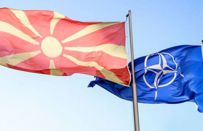 NATO pozvao Makedoniju da počne pregovore o članstvu, ali prvo promjena imena!