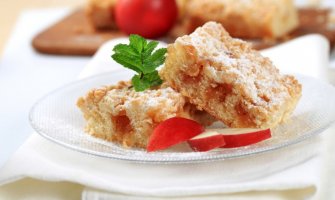 Danas je Petrovdan: Domaćice, danas pripremite kolač od jabuka