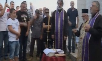 Parastos Draži Mihajloviću ipak održan ispred crkve