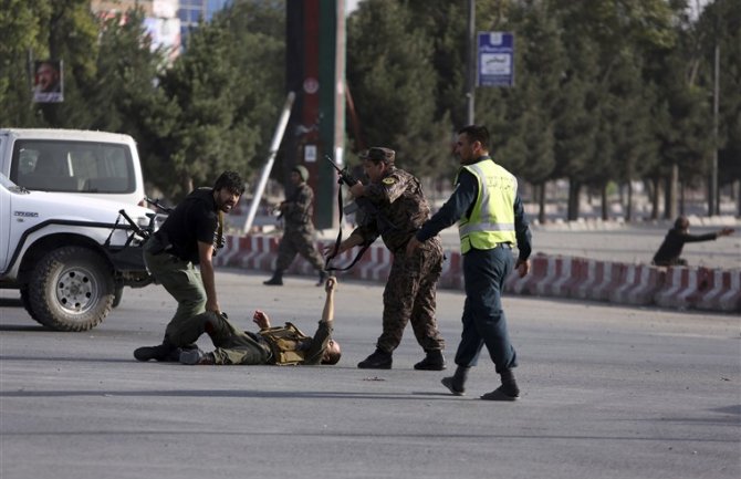 Eksplozija na aerodromu u Kabulu – meta potpredsjednik?