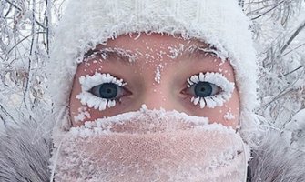 Djevojka sa smrznutim trepavicama pokazala da je ljeto u Sibiru i gore od zime (FOTO)