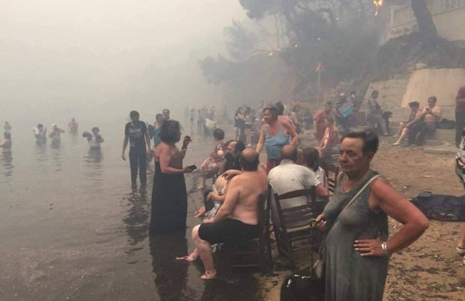 Atina u plamenu, 50 mrtvih, tijela nalaze po ulicama, potraga za turistima (VIDEO)