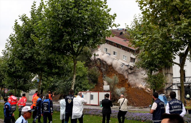 Urušila se zgrada u Istanbulu, na terenu vatrogasci i ekipe Hitne pomoći (FOTO)