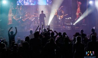 Rock Symphony i Vlatko Stefanovski užarili atmosferu u kulturnom centru u Kotoru