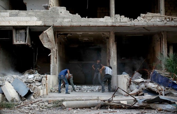 Najmanje 40 osoba poginulo u samoubilačkim napadima u Siriji (VIDEO)
