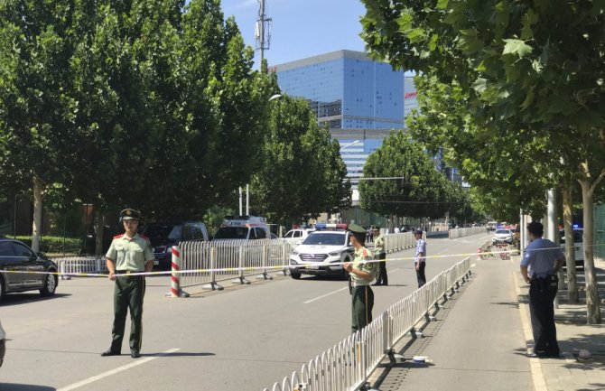 Pokušaj samozapaljivanja u Pekingu ispred ambasade SAD