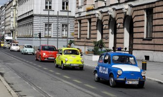 Prva ljubav: Fićo Fest okupio 200 učesnika iz cijele Evrope, najastarije vozilo ima 63 godine (FOTO)